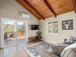 Smart TV, video games - New! Arcade Games, Hot Tub,  Fire Pit, BBQ, 3:2 (Oakhurst)