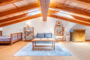 Interior - Country House 'Can Mandai' with Mountain View, Wi-Fi and Air Conditioning (Sant Llorenc)