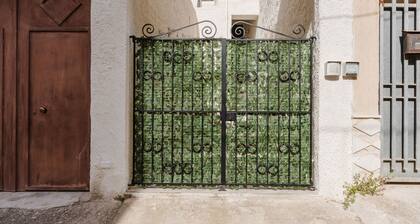 Holiday Home 'La Vanedda' with Private Terrace, Wi-Fi and Air Conditioning