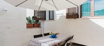 Holiday Home 'La Vanedda' with Private Terrace, Wi-Fi and Air Conditioning