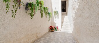 Holiday Home 'La Vanedda' with Private Terrace, Wi-Fi and Air Conditioning