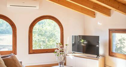 Holiday Home 'L'Altell' with Mountain Views, Wi-Fi and Air Conditioning