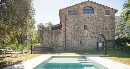 Holiday Home 'L'Altell' with Mountain Views, Wi-Fi and Air Conditioning