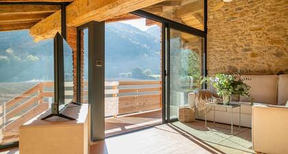 'Eixida' Apartment with Mountain Views and Wi-Fi