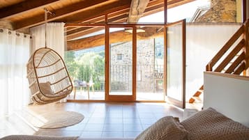 4 soverom, wi-fi (inkludert) og sengetøy