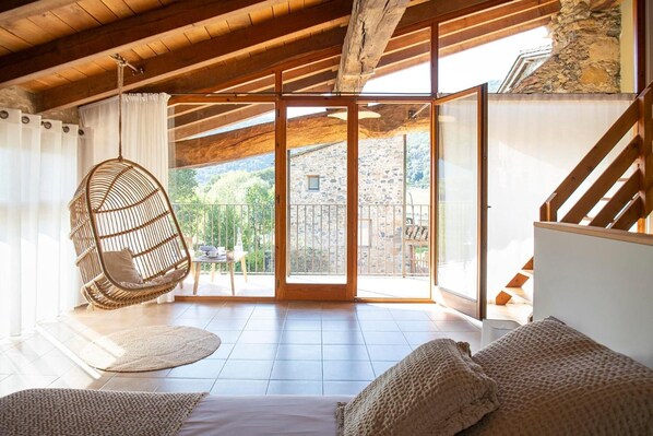 4 bedrooms, free WiFi, bed sheets - Holiday Home 'El Graner' with Mountain Views, Private Pool and Wi-Fi (Montagut)