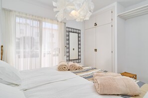 2 bedrooms, iron/ironing board, free WiFi, bed sheets