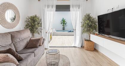 Holiday Home 'Catral Alfalfar' with Private Pool, Wi-Fi and Air Conditioning