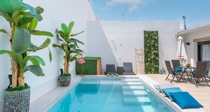 Holiday Home 'Catral Alfalfar' with Private Pool, Wi-Fi and Air Conditioning