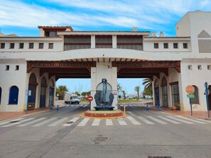 Exterior - Apartment 'Antonio' with Shared Pool, Wi-Fi and Air Conditioning (La Manga)
