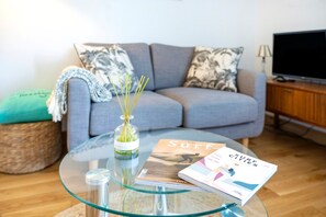 TV - Magnificent T2 Next to the Beach – Private Balcony, 2 People, 300 m from the Beach (Seignosse)