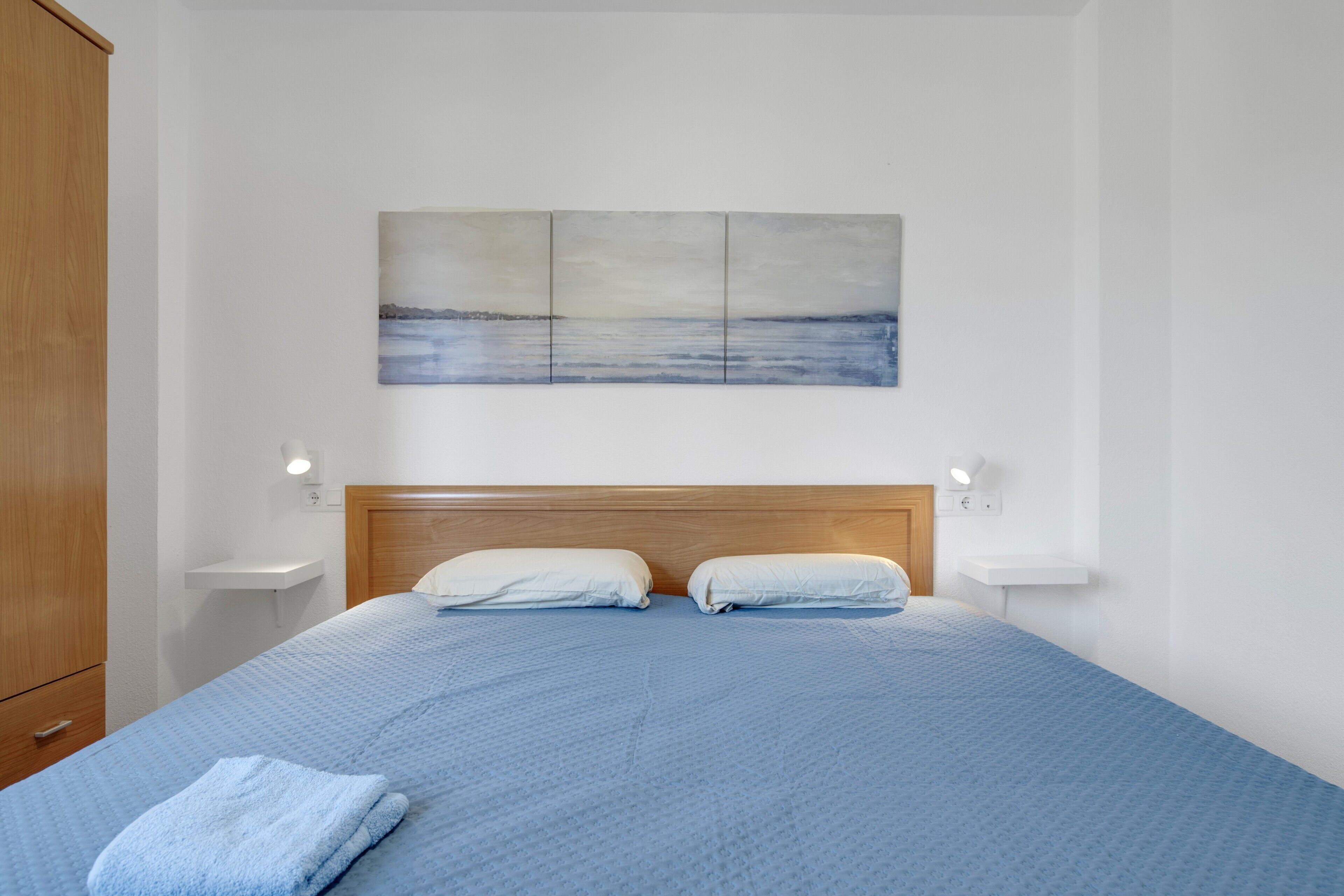 3 habitaciones, tabla de planchar con plancha y wifi gratis 