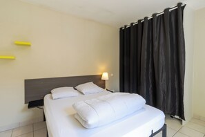 3 bedrooms, iron/ironing board, free WiFi