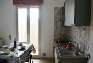 Fridge, cookware/dishes/utensils
