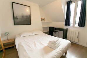 3 bedrooms, iron/ironing board, WiFi, bed sheets - BnBNook - Elegant 3BR in Central Saint-Germain (Paris)