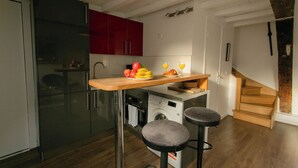 Unclassified image, 4 of 24, button - BnBNook - Elegant 3BR in Central Saint-Germain (Paris)