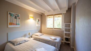 3 habitaciones, tabla de planchar con plancha y wifi gratis