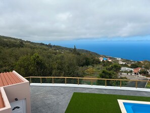 Property grounds - Vacation Home 'Lovely House with Panoramic Views' with Sea View, Shared Pool and Wi-Fi (Icod de los Vinos)