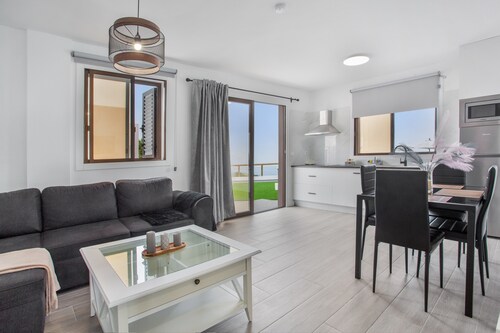 Vacation Home 'Lovely House with Panoramic Views' with Sea View, Shared Pool and Wi-Fi
