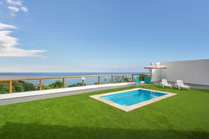 A heated pool - Vacation Home 'Lovely House with Panoramic Views' with Sea View, Shared Pool and Wi-Fi (Icod de los Vinos)