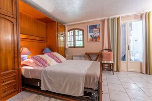 4 quartos, ferros/tábuas de passar roupa, Wi-Fi de cortesia