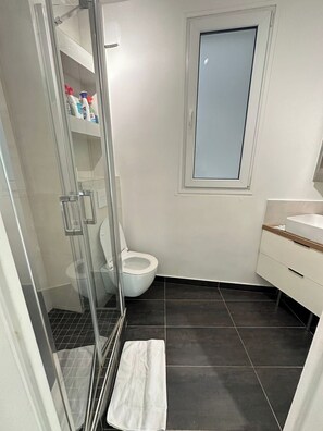 Hair dryer, towels