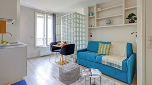 Living area - BnBNook - Studio - Eiffel Tower and Les Invalides (Paris)