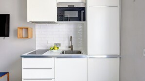 Private kitchen - BnBNook - Studio - Eiffel Tower and Les Invalides (Paris)