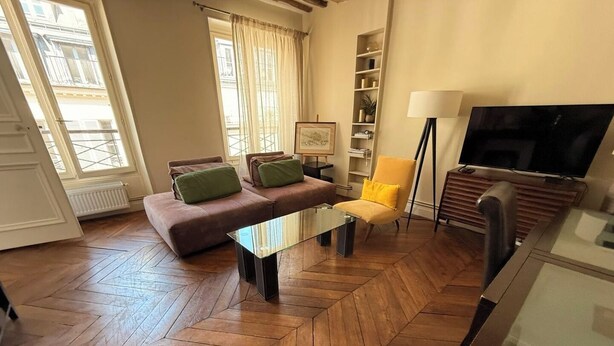 Living area - BnBNook - Chic 2BR - Champs-Elysees and Lafayette (Paris)