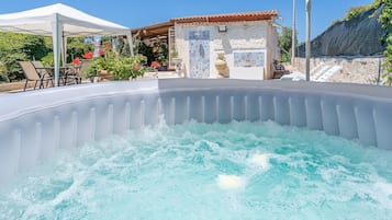 Baignoire à remous extérieure