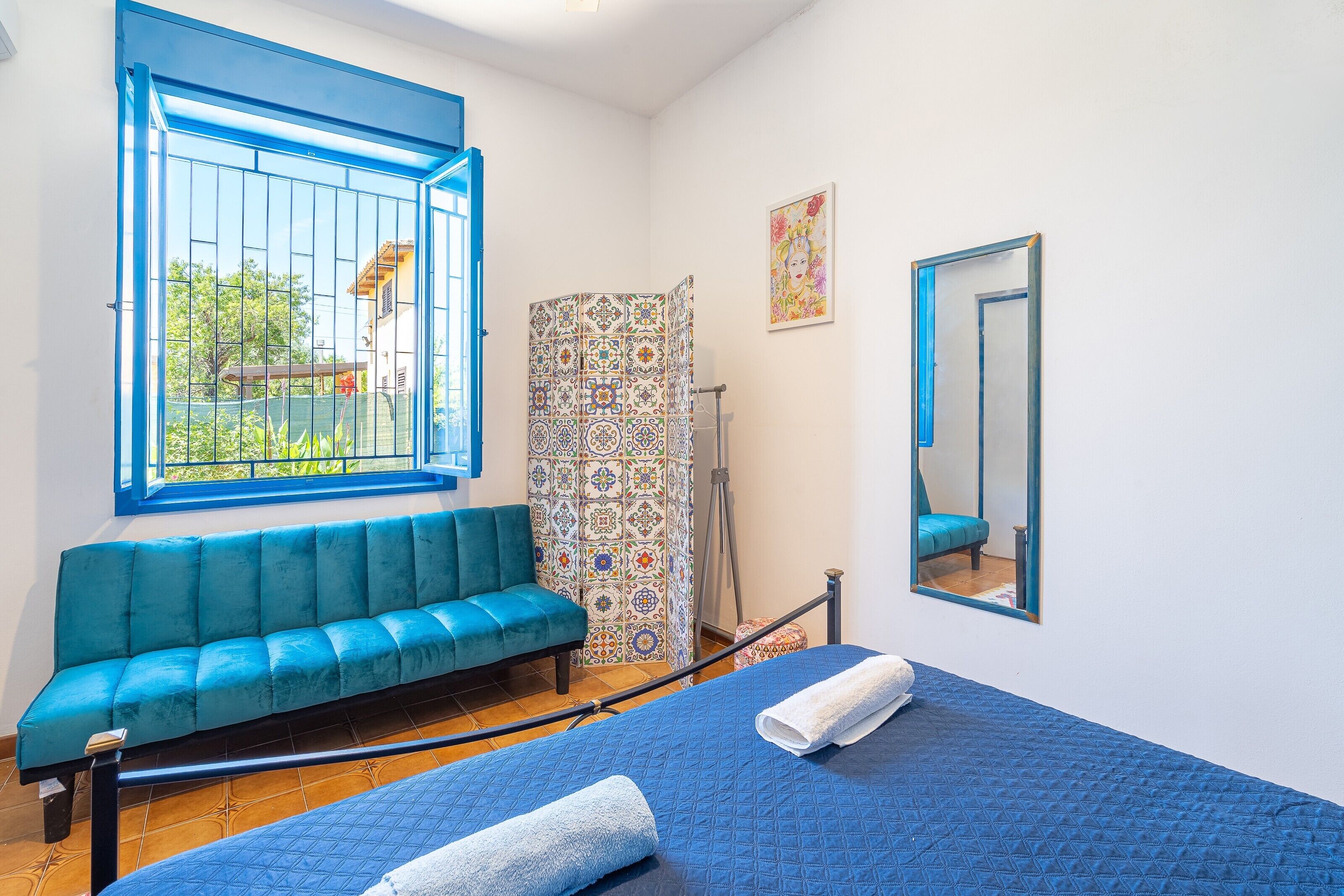 2 bedrooms, bed sheets