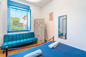 2 bedrooms, bed sheets