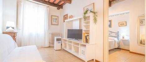 1 dormitori, wifi gratuïta i roba de llit