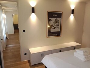 2 bedrooms, desk, iron/ironing board, travel crib