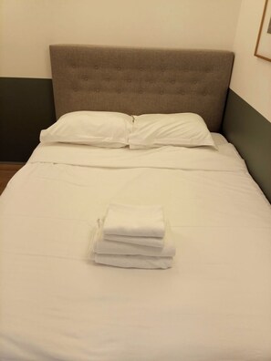 2 bedrooms, desk, iron/ironing board, travel cot