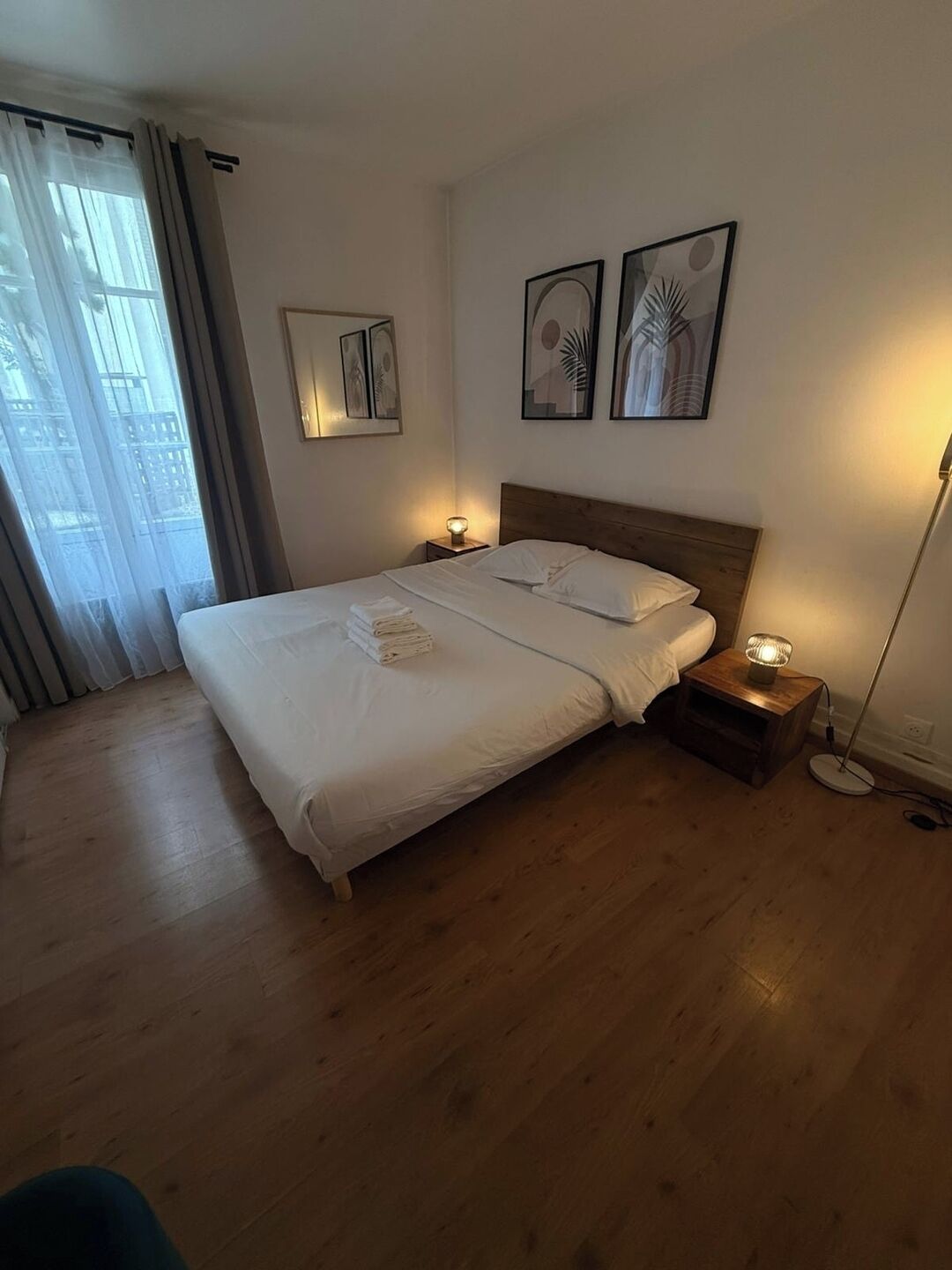 1 多间卧室、办公桌、熨斗/熨衣板、旅行婴儿床