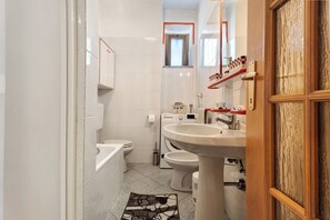 Shower, towels