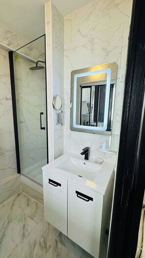 Haartrockner, Handtücher