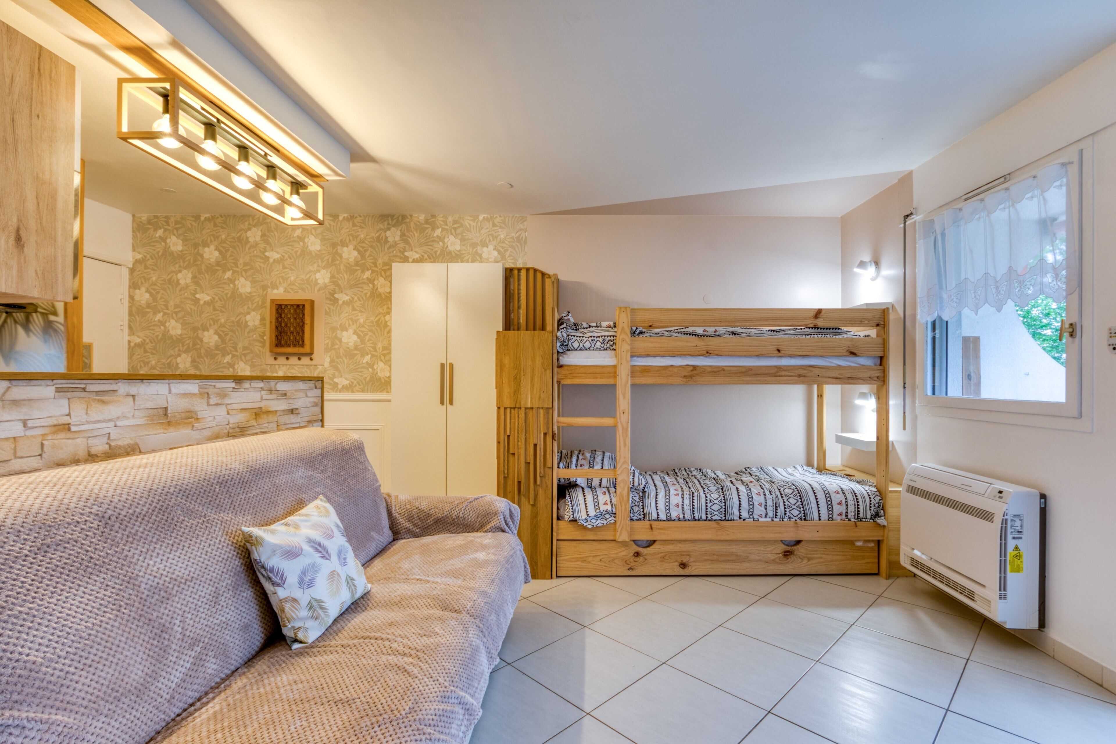 1 habitación y ropa de cama 