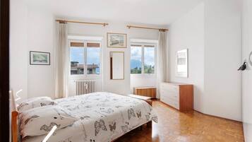 1 chambre, fer et planche Ă repasser, Wi-Fi gratuit, draps fournis