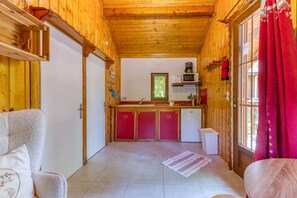 Interior - Apartment 'Chalet Jacinthe' with Mountain View, Wi-Fi and Air Conditioning (Vaulnaveys-le-Bas)
