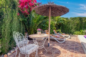 Outdoor dining - Villa 'Hayahay' with Sea View, Wi-Fi and Air Conditioning (Calpe)
