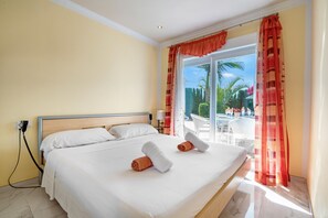 3 bedrooms, iron/ironing board, free WiFi, bed sheets - Villa 'Hayahay' with Sea View, Wi-Fi and Air Conditioning (Calpe)