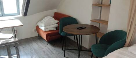 Iron/ironing board, free WiFi, bed sheets