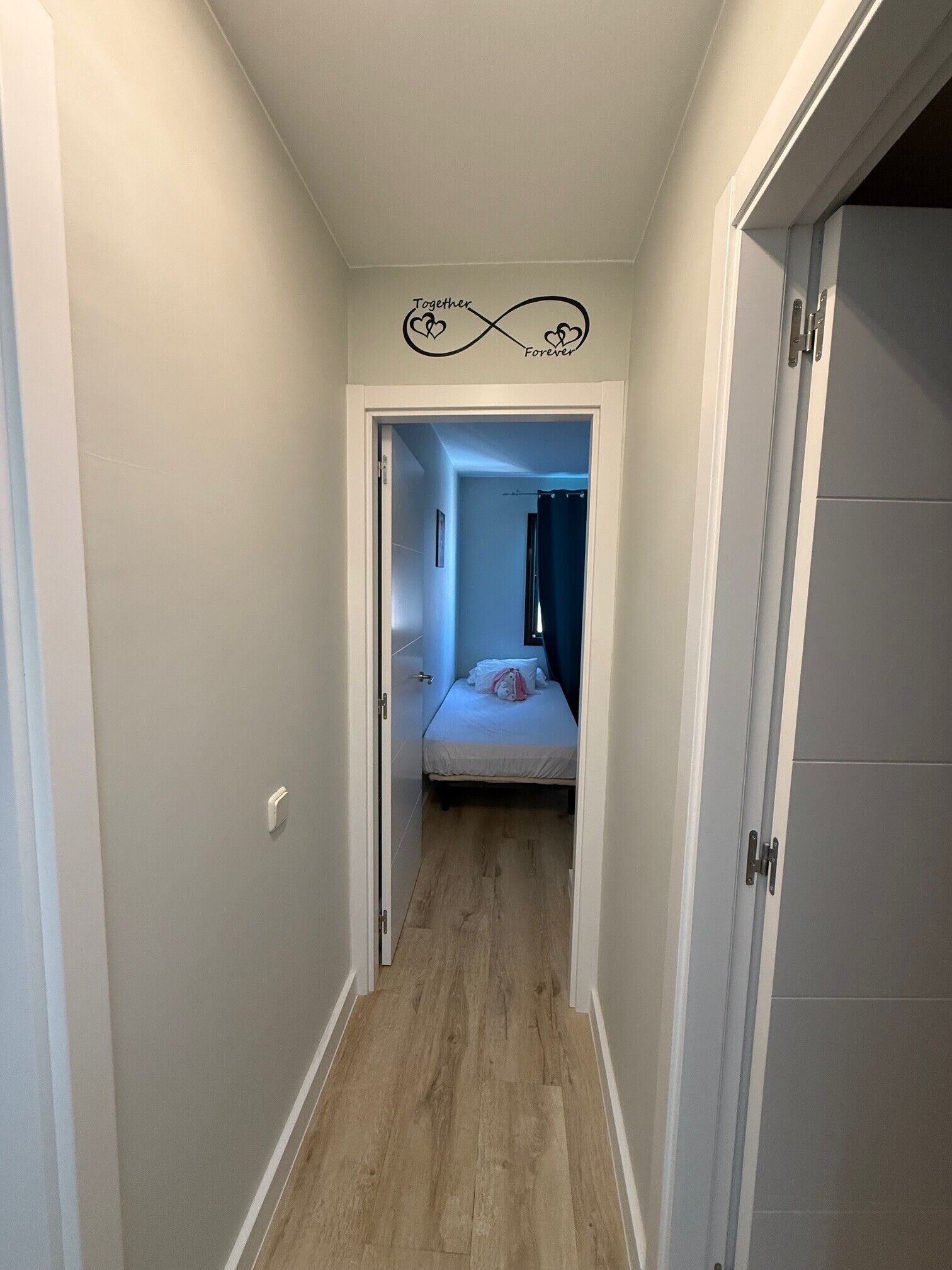 4 chambres, fer et planche à repasser, Wi-Fi gratuit, draps fournis