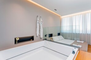 Dusch, hårtork och handdukar