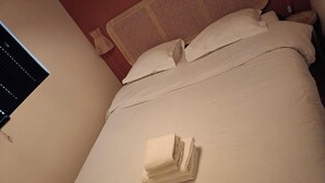 1 bedroom, desk, iron/ironing board, travel cot - BnBNook - Charming Flat Near Pompidou and Notre-Dame (Paris)