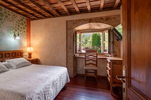 1 bedroom, iron/ironing board, free WiFi, bed sheets - Room 'Carbayu' with Mountain View, Shared Garden and Wi-Fi (Con)