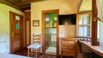 1 slaapkamer, een strijkplank/strijkijzer, gratis wifi, beddengoed