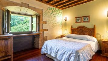 1 slaapkamer, een strijkplank/strijkijzer, gratis wifi, beddengoed